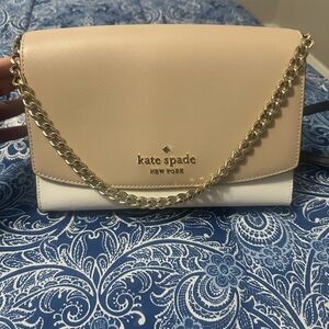 Kate Spade Tan and White Crossbody Bag with Gold Chain